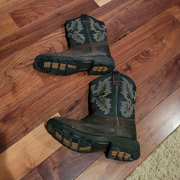 Ariat Boots, Size 3.5 - Picture 2 of 15